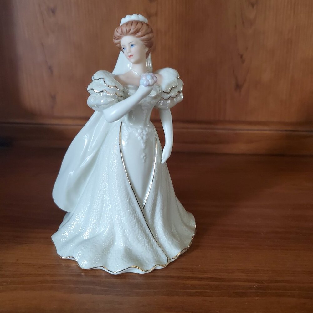 Lenox The Blushing Bride 6" Porcelain Figurine With 24K Gold Accents